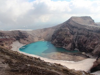 CLIMBING VOLCANO GORELY 