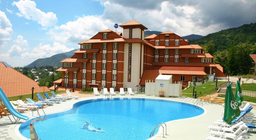 Peak Hotel 4*